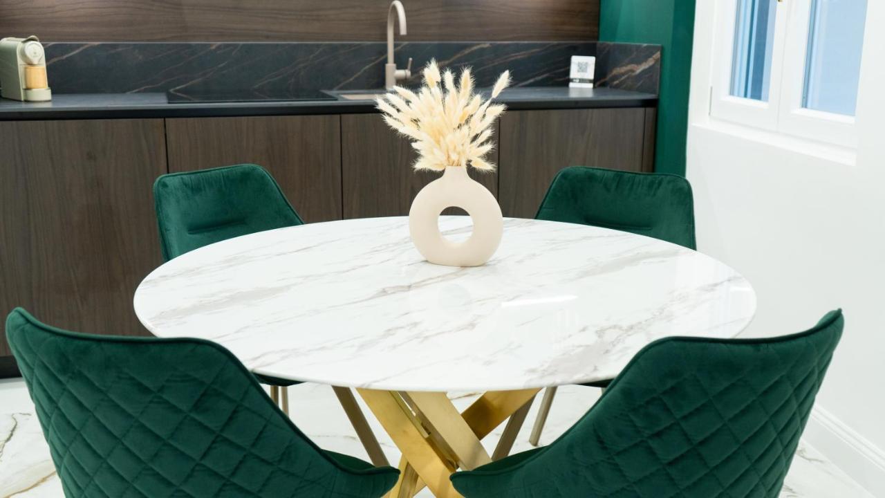 Aries Suite بومبيي المظهر الخارجي الصورة